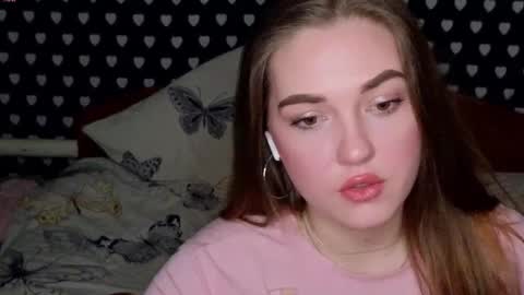 Snapshot of grace054 chatting on February 5, 2026, 12:59 am Grace online show from February 5, 2026, 12:59 am