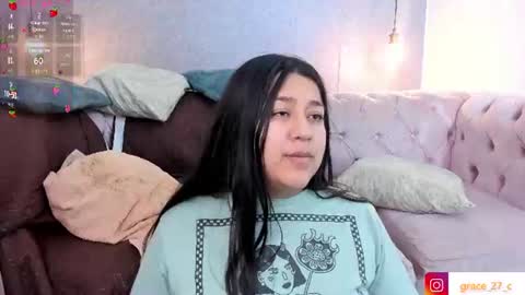 Snapshot of grace77_ chatting on July 19, 2026, 12:09 pm Grace online show from July 19, 2026, 12:09 pm