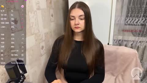 Grace Brown online show from June 3, 2026, 9:42 pm