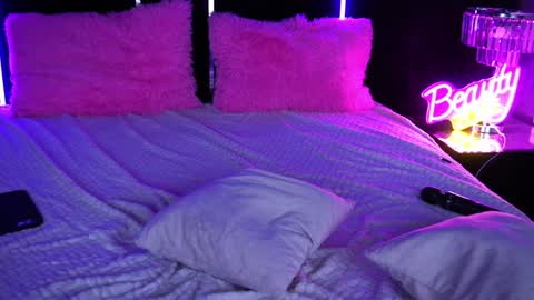 Snapshot of gracehotdavies chatting on February 3, 2025, 3:20 am Grace online show from February 3, 2025, 3:20 am