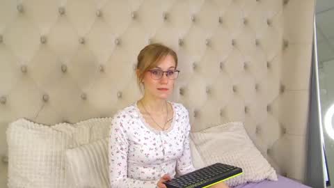 Snapshot of gracehudsons chatting on April 23, 2026, 4:46 am Grace online show from April 23, 2026, 4:46 am