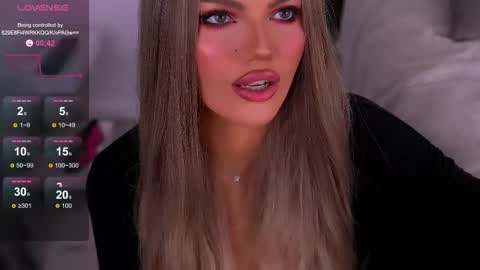 Snapshot of gracianelee chatting on October 27, 2025, 3:27 pm Grace online show from October 27, 2025, 3:27 pm