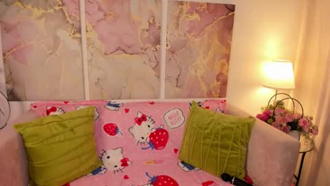 gracieave online show from November 18, 2025, 1:22 am