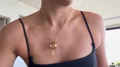 Gracie Mae online show from October 11, 2025, 4:49 pm