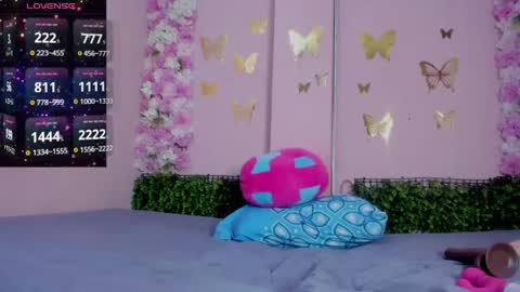 Mi Name is violeta  online show from May 15, 2026, 5:09 pm