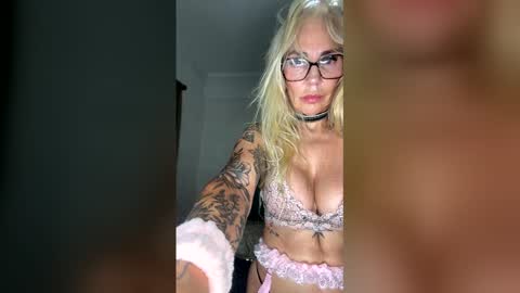 Antzella Granny online show from April 28, 2026, 2:38 am