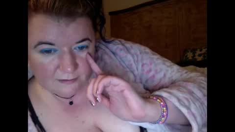 Snapshot of grateful42day chatting on October 20, 2025, 6:14 am grateful42day online show from October 20, 2025, 6:14 am