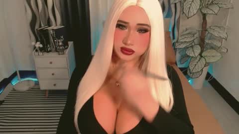 PAULATHEONE online show from November 5, 2025, 7:36 pm