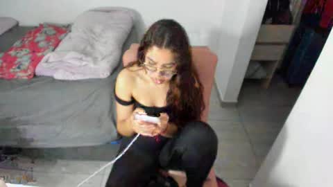 GreciaRuiz online show from May 19, 2026, 1:22 am
