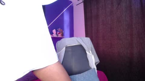 greeicy_love2 online show from January 15, 2025, 9:09 pm