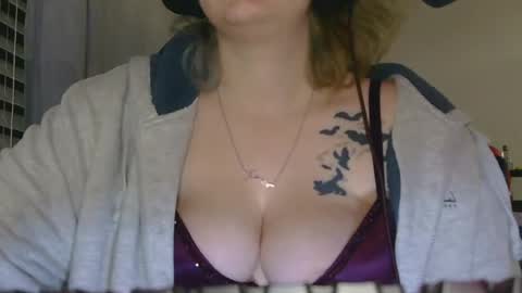 Snapshot of greektragedy69 chatting on June 14, 2026, 1:58 am GreekTragedy online show from June 14, 2026, 1:58 am