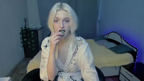 Snapshot of green_tea666 chatting on February 20, 2025, 12:36 pm Lilith online show from February 20, 2025, 12:36 pm