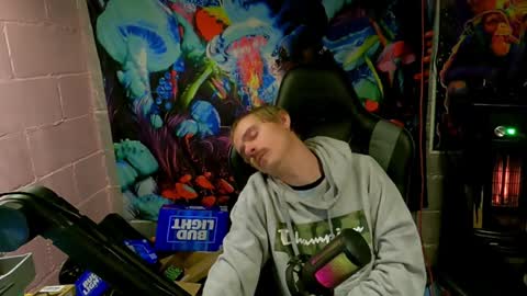 Snapshot of greenlungs8195 chatting on December 27, 2024, 8:02 am Greenlungs8195 online show from December 27, 2024, 8:02 am