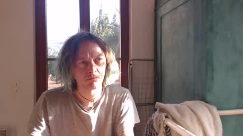 Snapshot of greenmoon88888 chatting on December 5, 2024, 10:33 am Greenmoon online show from December 5, 2024, 10:33 am