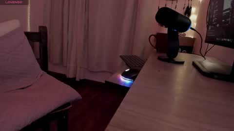 Medussa online show from December 5, 2025, 4:10 am