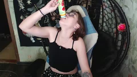 Lina online show from May 15, 2026, 11:39 am