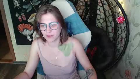 Lina online show from June 24, 2026, 8:46 am