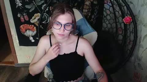 Lina online show from July 7, 2026, 10:52 am