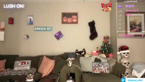 Snapshot of greenxxxqueen chatting on November 14, 2025, 2:43 am SexQueen Nikki online show from November 14, 2025, 2:43 am