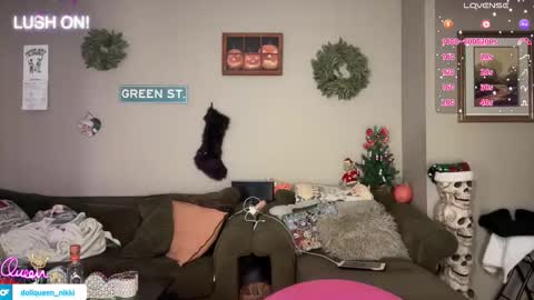 Snapshot of greenxxxqueen chatting on January 6, 2026, 4:49 am SexQueen Nikki online show from January 6, 2026, 4:49 am