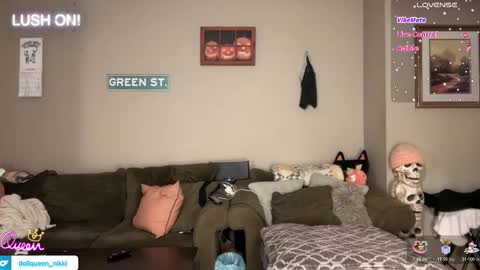 Snapshot of greenxxxqueen chatting on February 13, 2026, 10:22 am SexQueen Nikki online show from February 13, 2026, 10:22 am