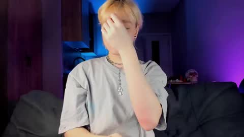 Greg-independent model online show from February 23, 2025, 9:48 pm