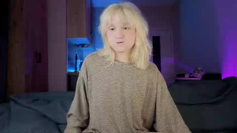 Greg-independent model online show from September 14, 2025, 9:14 pm