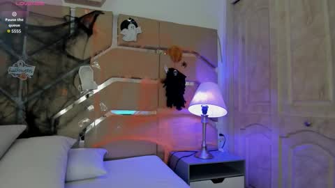 greidy_baker online show from October 27, 2025, 3:32 am