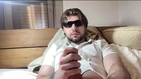 grejto0 online show from February 9, 2026, 3:32 am