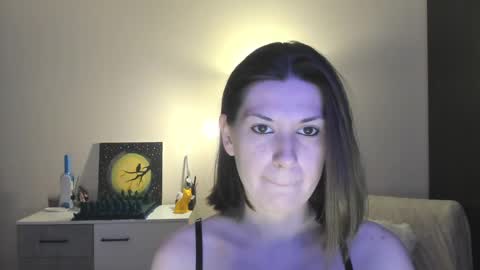 Snapshot of gretamiln chatting on January 10, 2025, 11:18 pm Greta online show from January 10, 2025, 11:18 pm