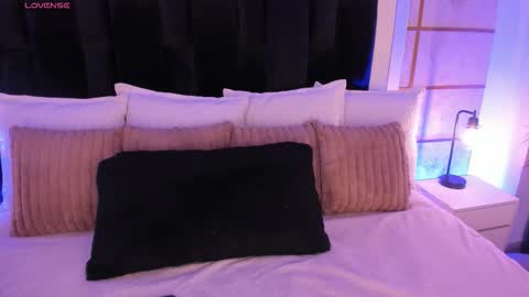 Greta Velvet  online show from February 9, 2026, 7:40 pm