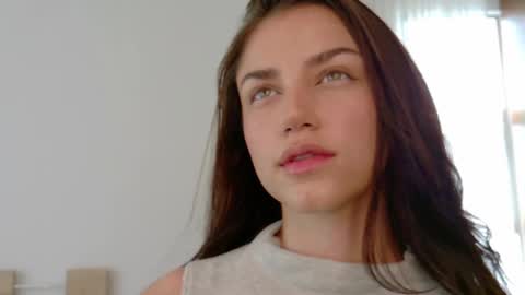 Snapshot of grettabenett_ chatting on January 7, 2025, 5:09 pm Gretta online show from January 7, 2025, 5:09 pm