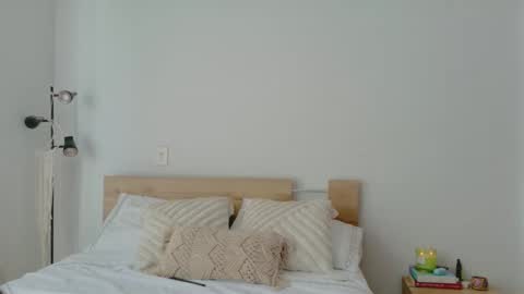 Snapshot of grettabenett_ chatting on November 4, 2025, 8:19 pm Gretta online show from November 4, 2025, 8:19 pm