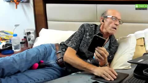 Snapshot of greyishere chatting on November 9, 2025, 7:28 am Grey. If viewing your cam I am more likely to stay if you show your face. online show from November 9, 2025, 7:28 am