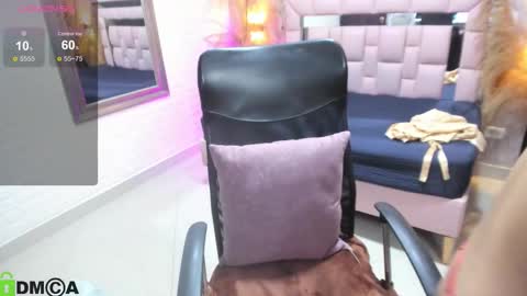    online show from December 4, 2025, 7:55 pm