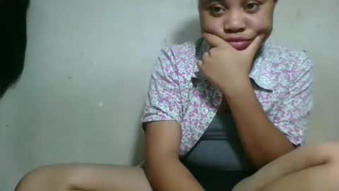 grotilde98 online show from November 4, 2025, 7:40 am