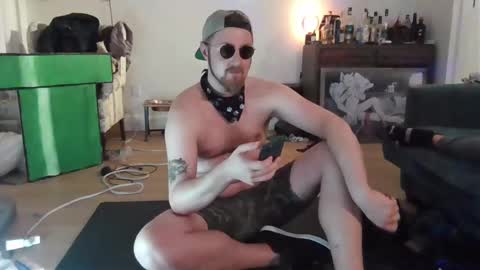 Snapshot of growingcub94 chatting on January 29, 2025, 2:40 am Alpha pup online show from January 29, 2025, 2:40 am