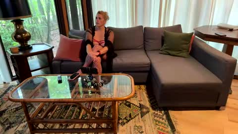 Snapshot of grownuptalk chatting on June 9, 2026, 3:45 pm Grown Up Talk online show from June 9, 2026, 3:45 pm