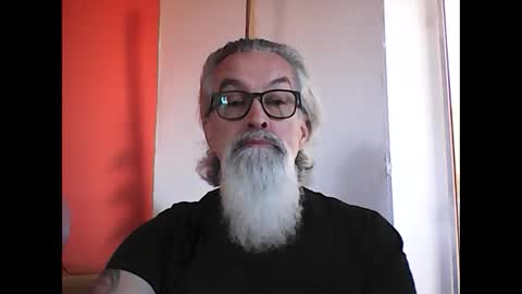 Snapshot of grybear60 chatting on February 4, 2025, 12:00 pm Grybear online show from February 4, 2025, 12:00 pm