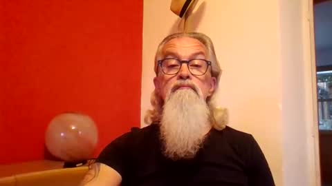 Snapshot of grybear60 chatting on October 21, 2025, 6:58 am Grybear online show from October 21, 2025, 6:58 am