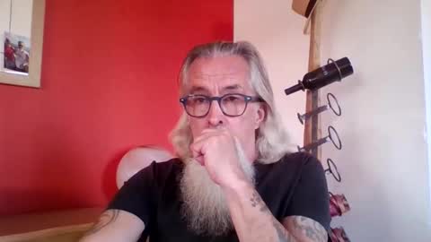 Snapshot of grybear60 chatting on November 3, 2025, 8:37 am Grybear online show from November 3, 2025, 8:37 am