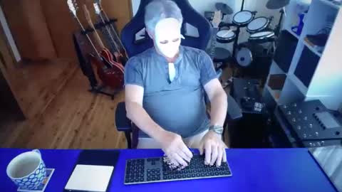 guesswhatigot2 online show from February 28, 2025, 7:05 am