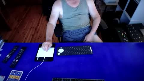 guesswhatigot2 online show from October 21, 2025, 7:42 am