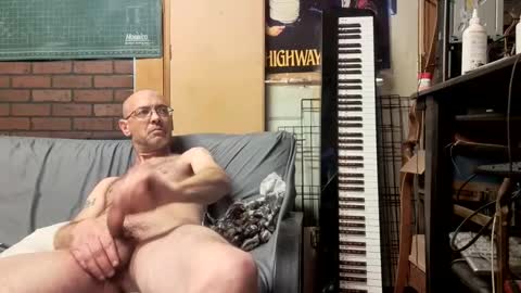 guitarist4206917 online show from April 10, 2026, 1:49 pm