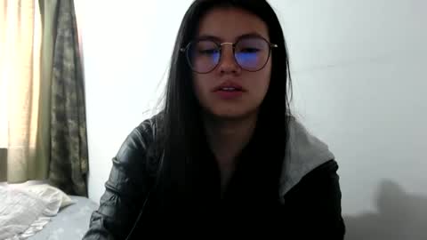 Snapshot of gumball_room chatting on November 6, 2025, 7:04 pm Vane blonde and Hazell black hair online show from November 6, 2025, 7:04 pm