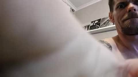 Snapshot of gunnarssonbenni33 chatting on February 15, 2026, 9:33 pm gunnarssonbenni33 online show from February 15, 2026, 9:33 pm