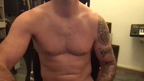 Snapshot of guntboy chatting on February 2, 2025, 4:22 pm guntboy online show from February 2, 2025, 4:22 pm