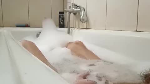 Snapshot of gunwo80 chatting on November 23, 2025, 8:25 am gunwo80 online show from November 23, 2025, 8:25 am