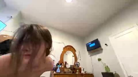 gurlface85 online show from November 9, 2025, 2:04 pm