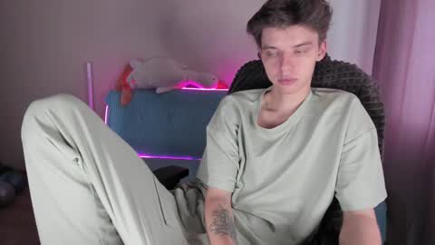 guy_liam1 online show from October 15, 2025, 8:25 am